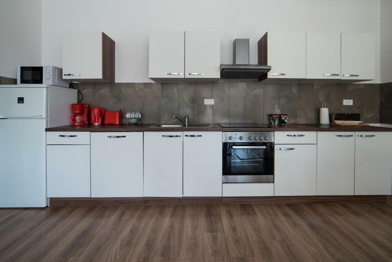 De Luxe Apartment Mediteran 1**** ザトン エクステリア 写真