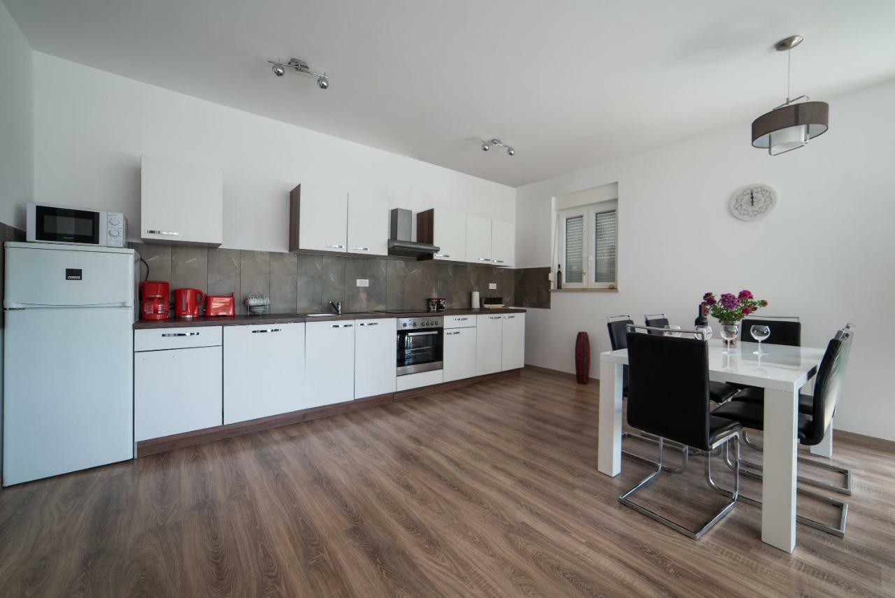 De Luxe Apartment Mediteran 1**** ザトン エクステリア 写真