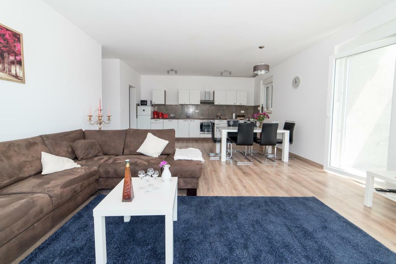 De Luxe Apartment Mediteran 1**** ザトン エクステリア 写真